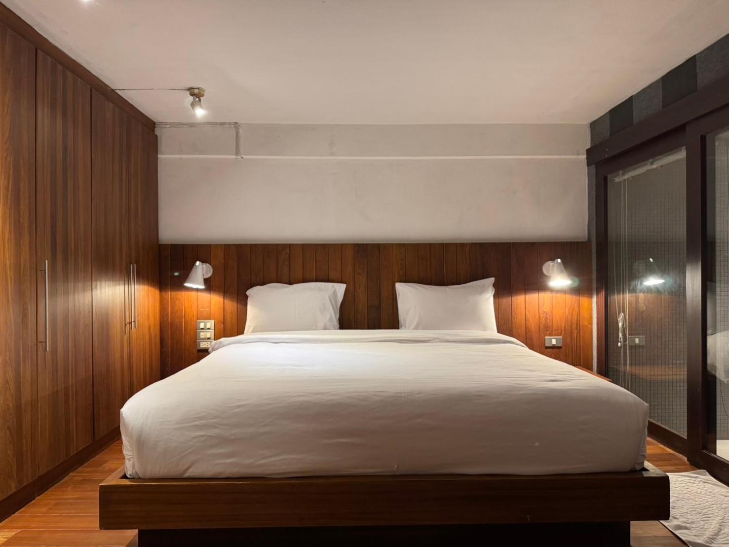 Wish Inn Silom - วิช อินน์ สีลม X Bangkok Exterior foto